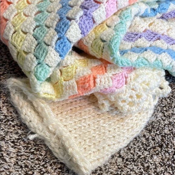 Handmade Crochet Baby Blanket & Hat Set – Pastel Rainbow with Lace Trim - Picture 5 of 10